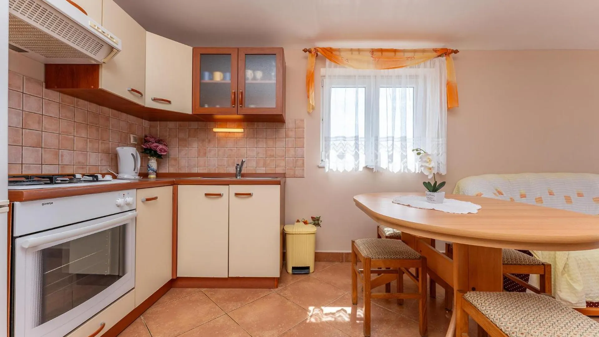 Lovely Apartment In Sveti Filip I Jakov With Kitchen